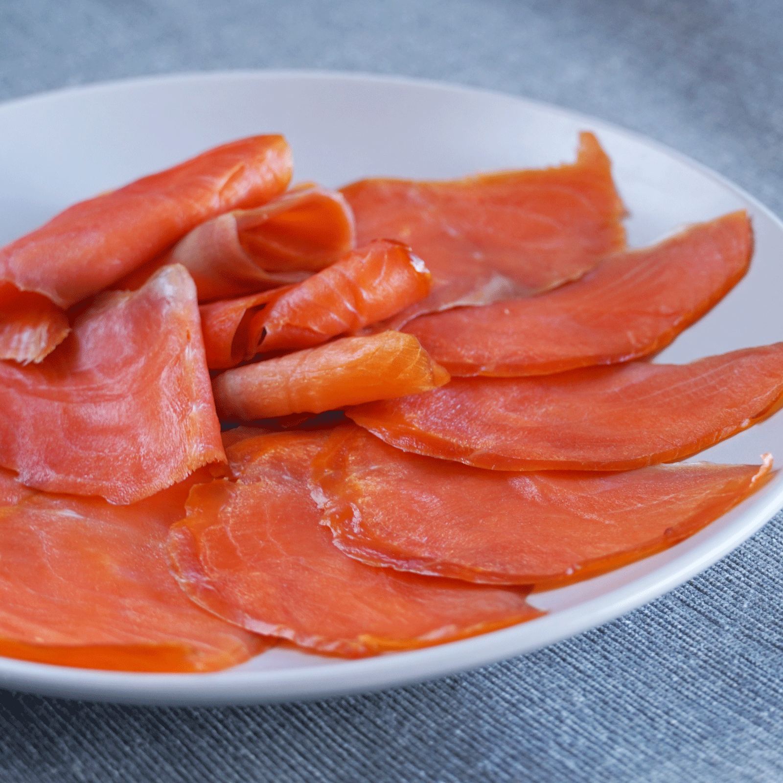Wild-Caught Sugar-Free Cold-Smoked Sockeye Salmon Lox from Canada (113g)