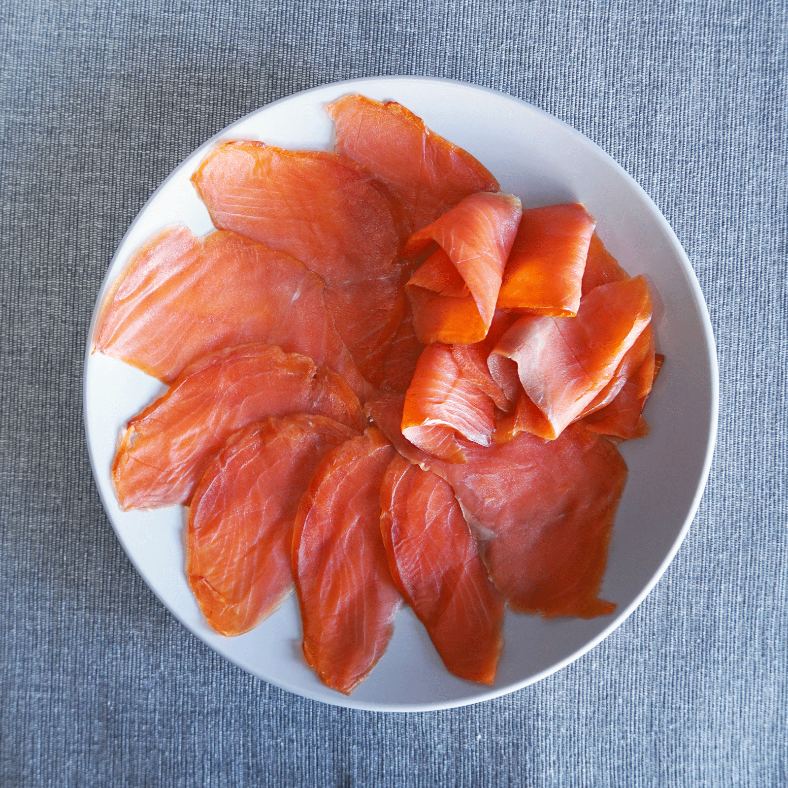 Wild-Caught Sugar-Free Cold-Smoked Sockeye Salmon Lox from Canada (113g)
