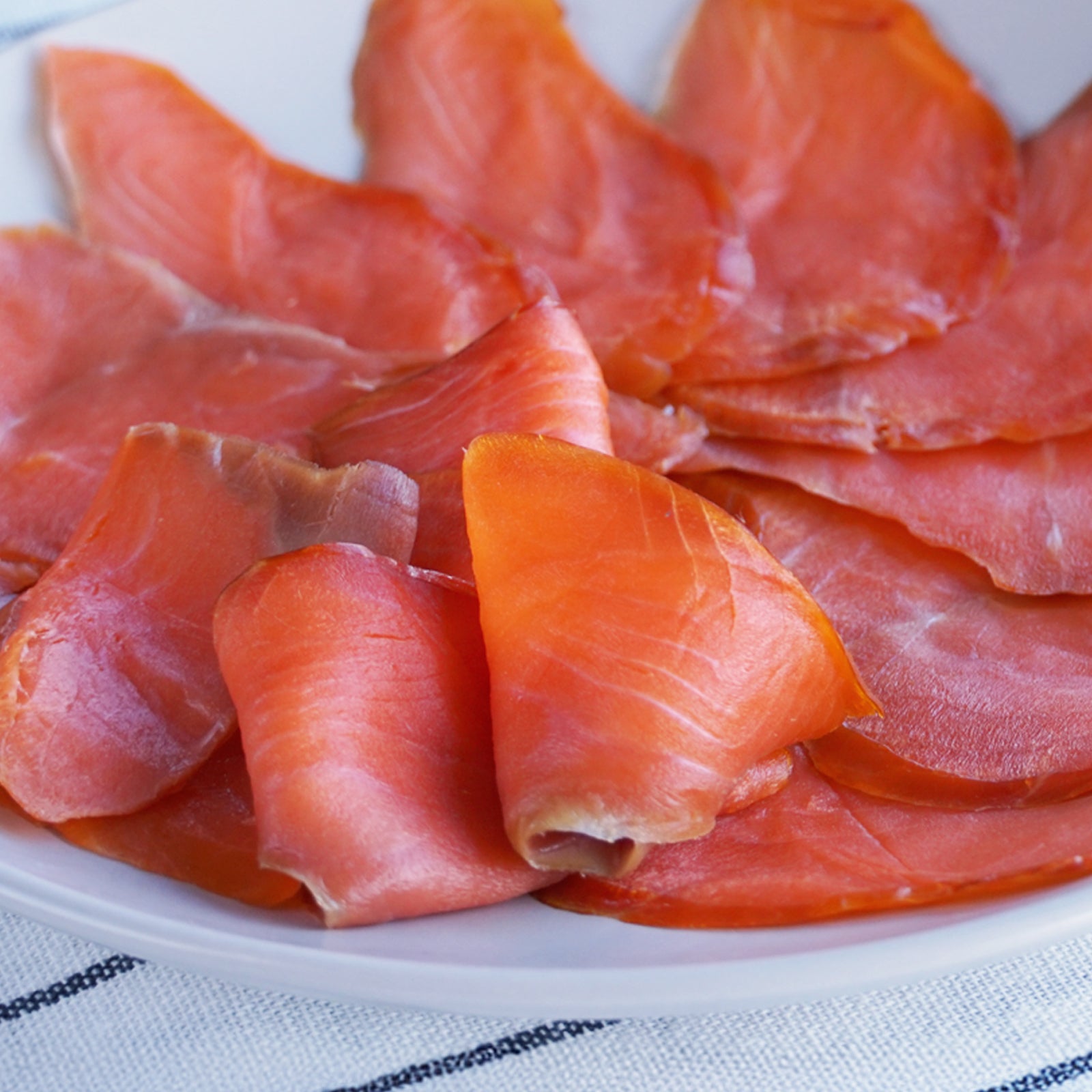 Wild-Caught Sugar-Free Cold-Smoked Sockeye Salmon Lox from Canada (113g)