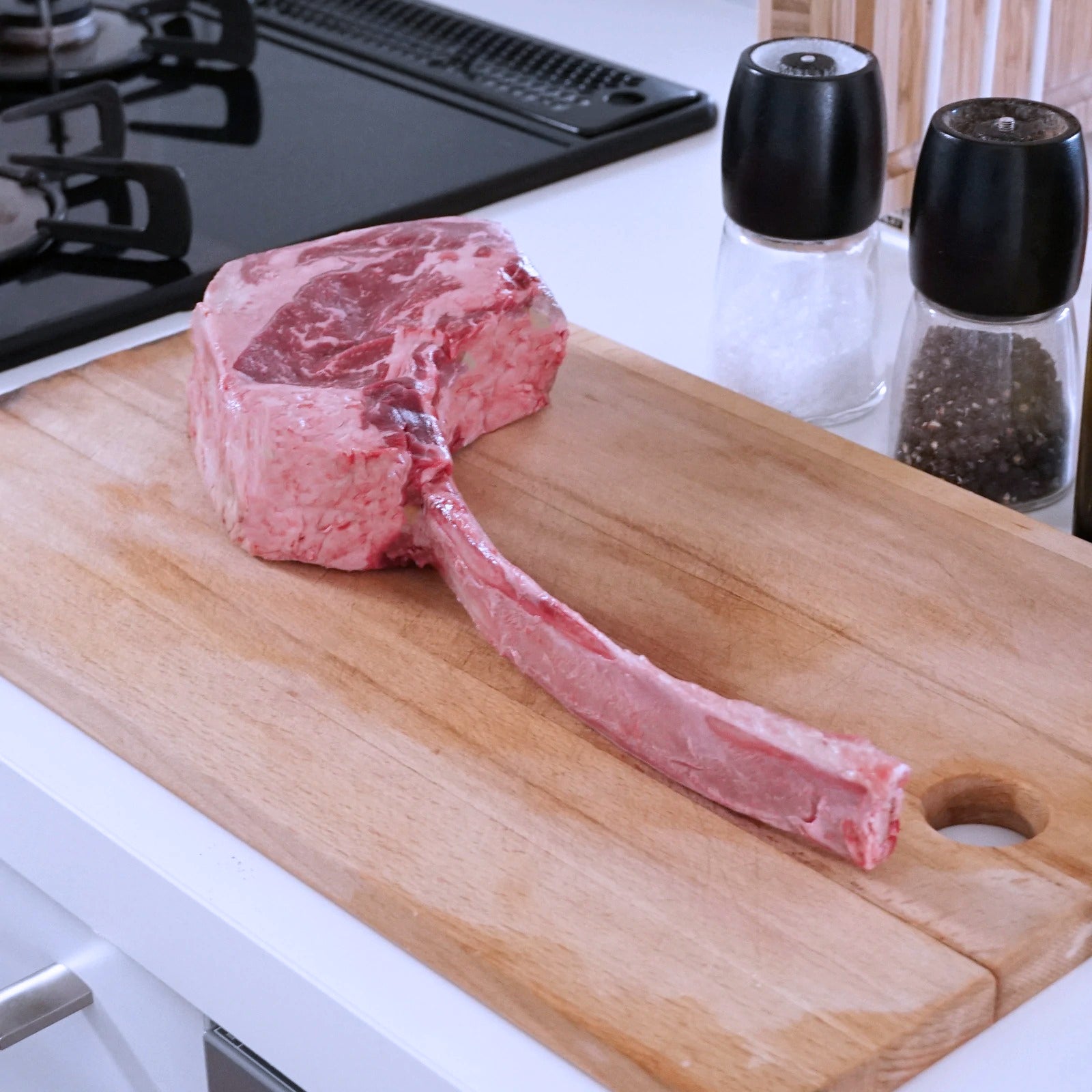 Premium American Grain-Fed Beef Tomahawk Steak from the USA (900g-1.2kg) - Horizon Farms