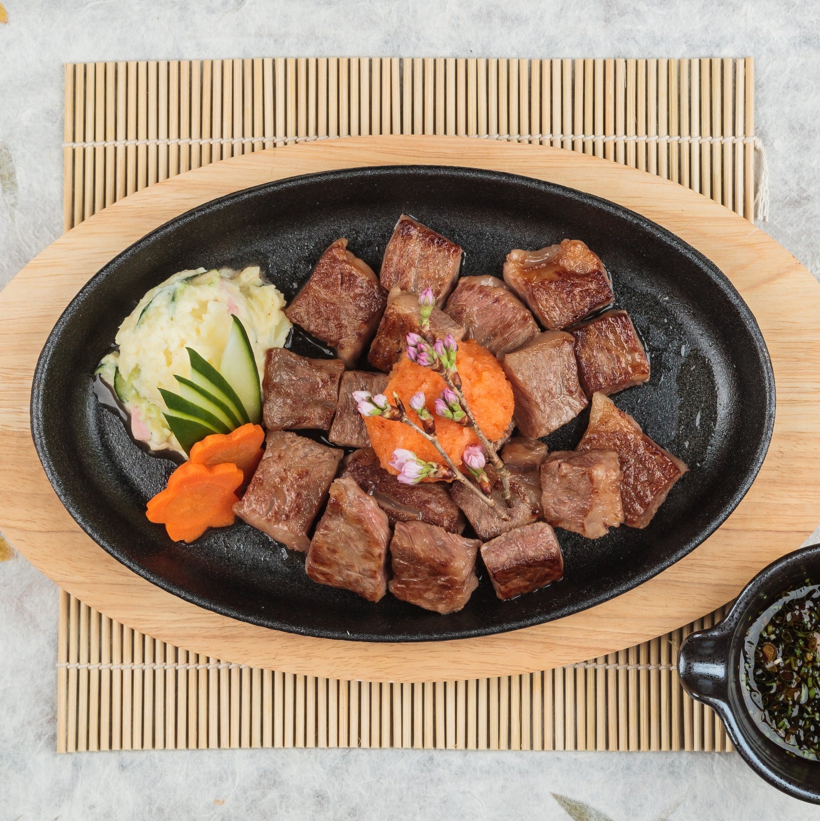 Premium American Grain-Fed Beef Filet Steak Cubes from the USA (250g) - Horizon Farms