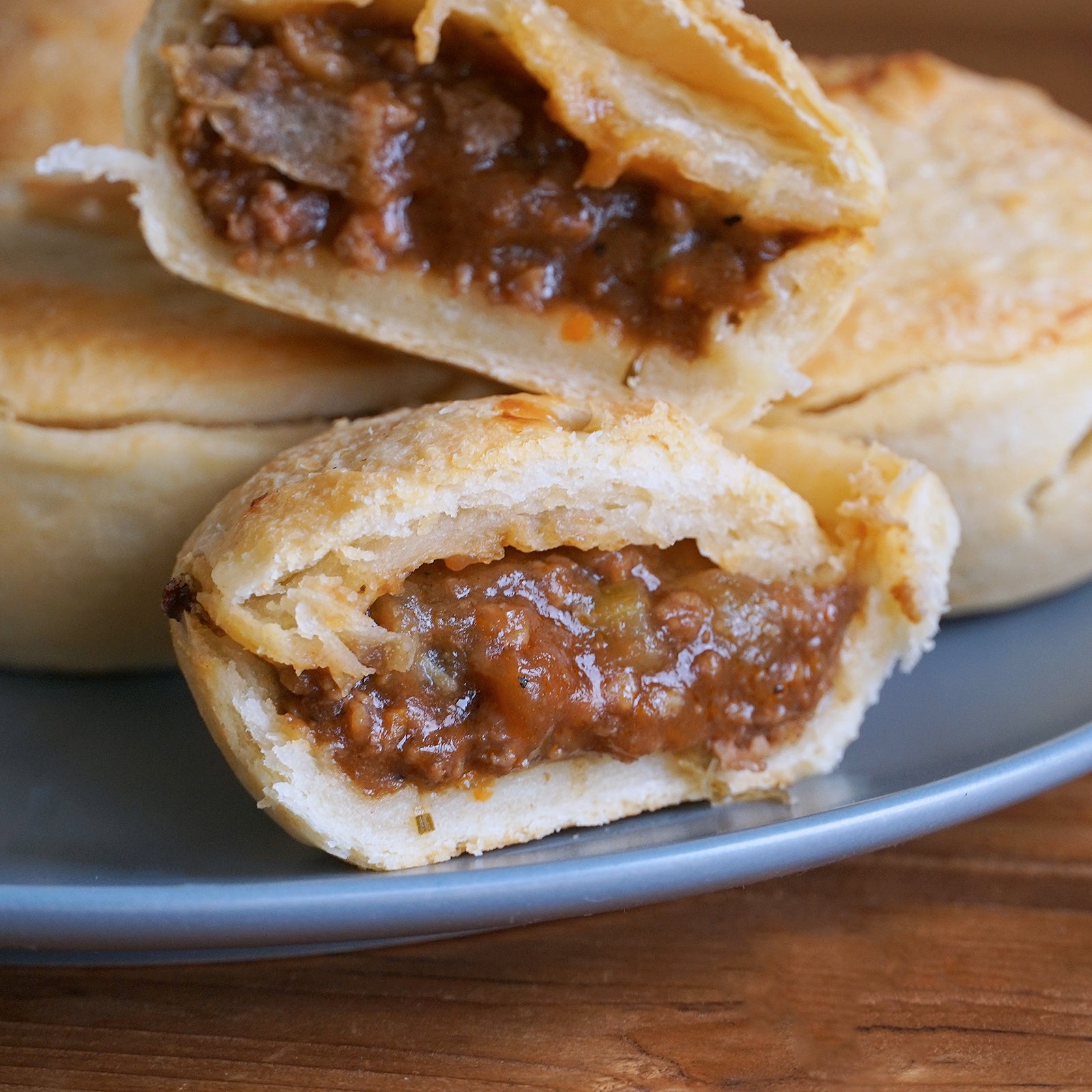 All-Natural Party-Size Grass-Fed Aussie Beef Meat Pies B-Grade from Australia (6pc)