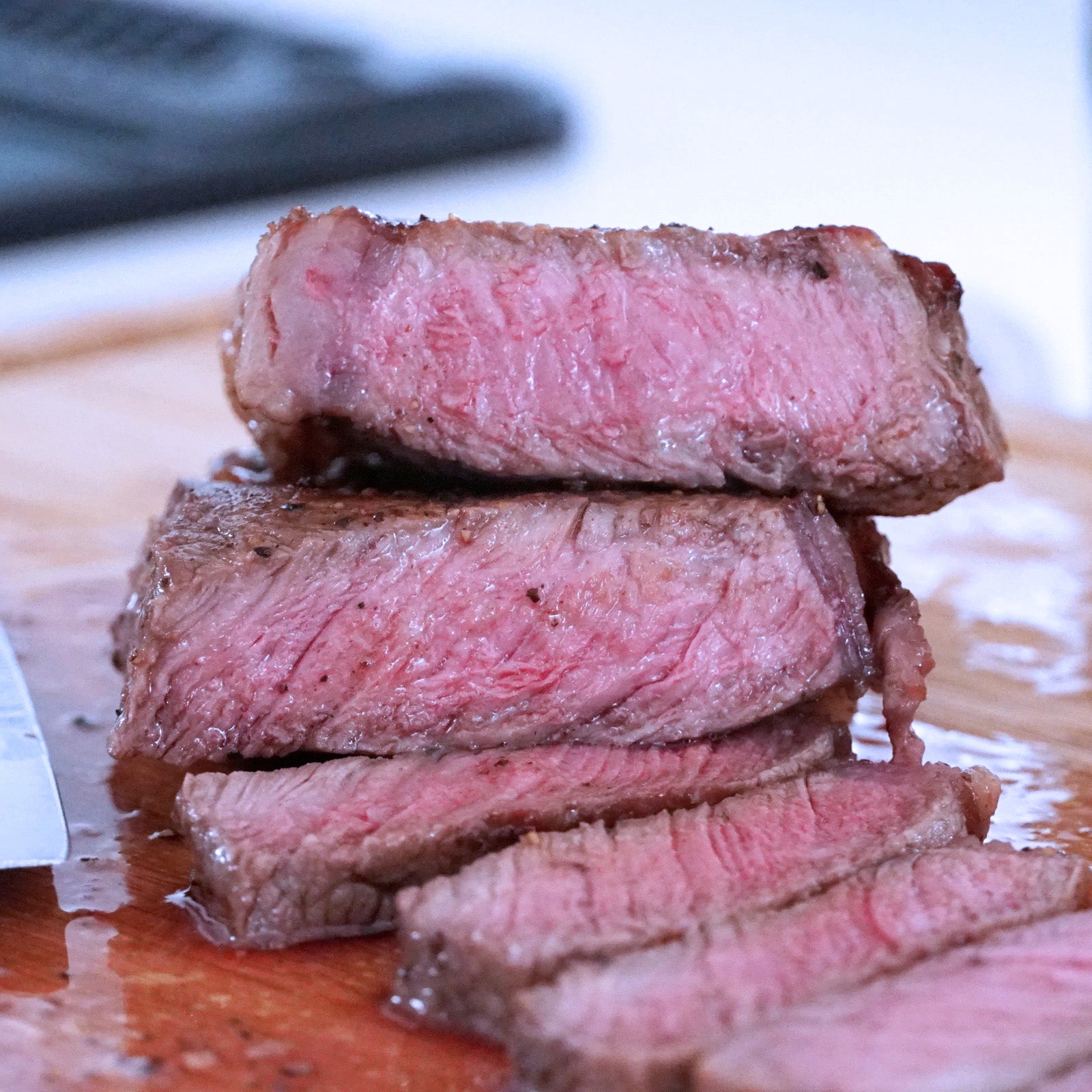 Variety Set of Premium Grain-Fed Beef MB5+ Ribeye & Striploin Steaks (20 Steaks, 5kg) - Horizon Farms